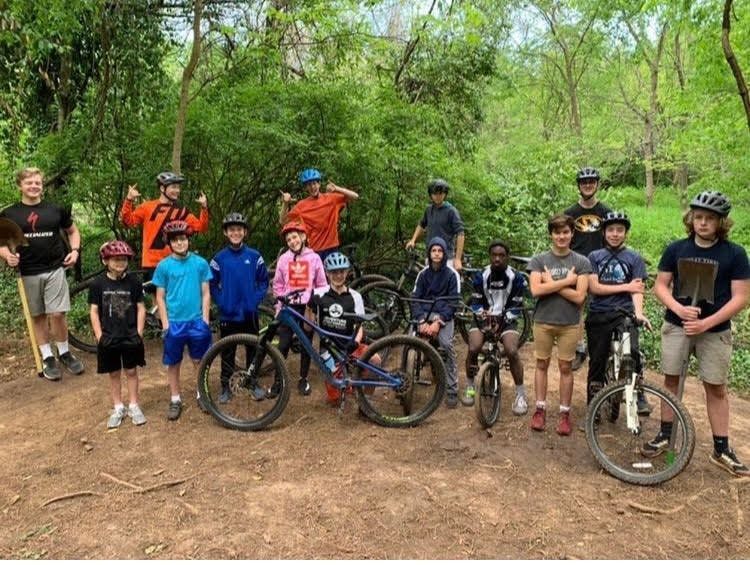 Image of a group of kids at the Lone Pine Bike Park.